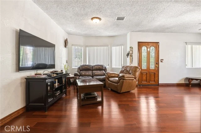5654 Stansbury photo 3