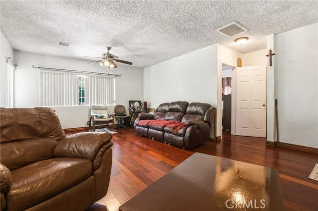 5654 Stansbury photo 4