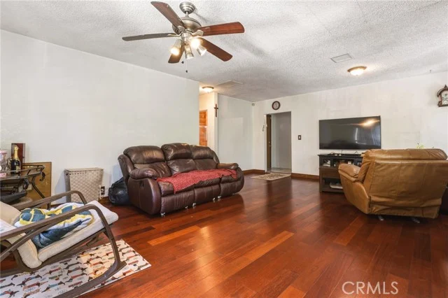 5654 Stansbury photo 5