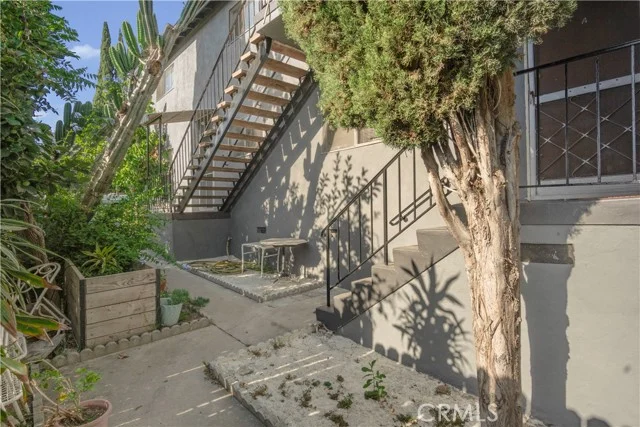 5620 Stratford photo 3