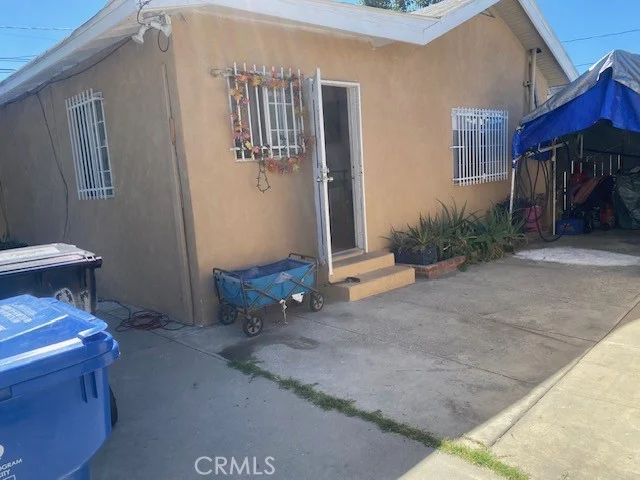 604 W 83rd photo 3