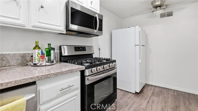 1239 W Rosecrans #4 photo 2