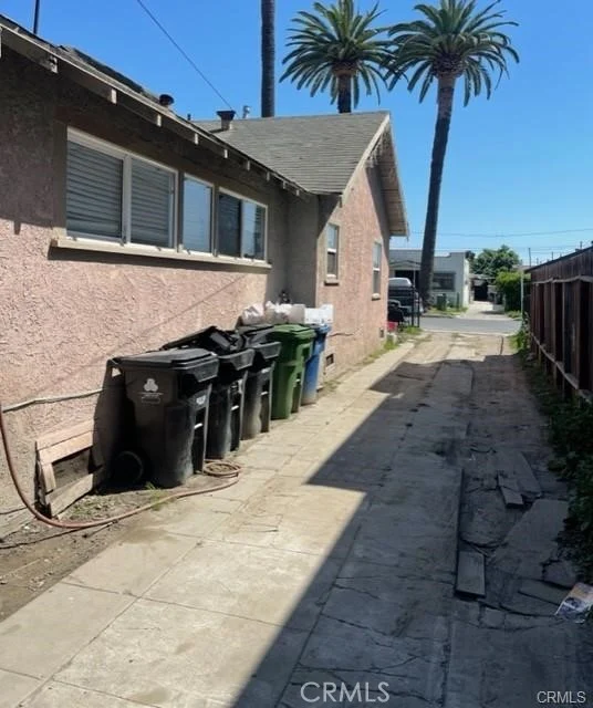 207 E 94th, Los Angeles