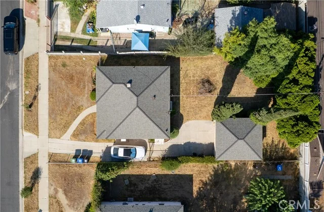14005 Victory Boulevard photo 3