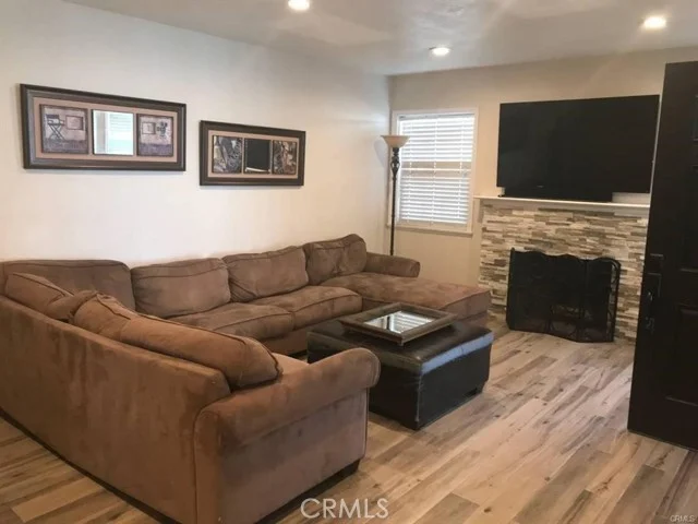 2205 S Spaulding photo 2