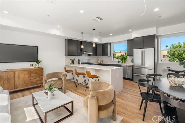 11408 W Calvert Street, North Hollywood