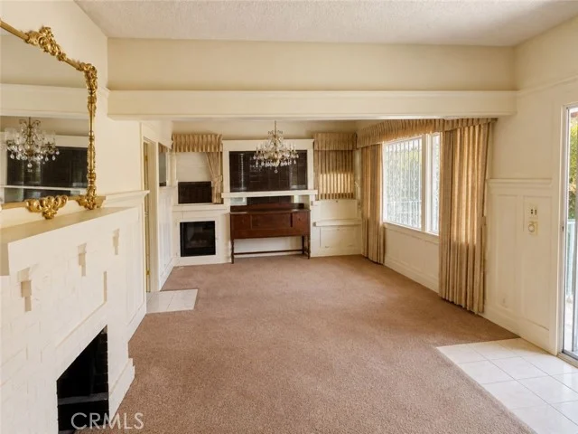 537 W 49th Place photo 4