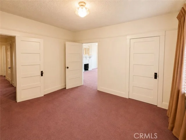 537 W 49th Place photo 5
