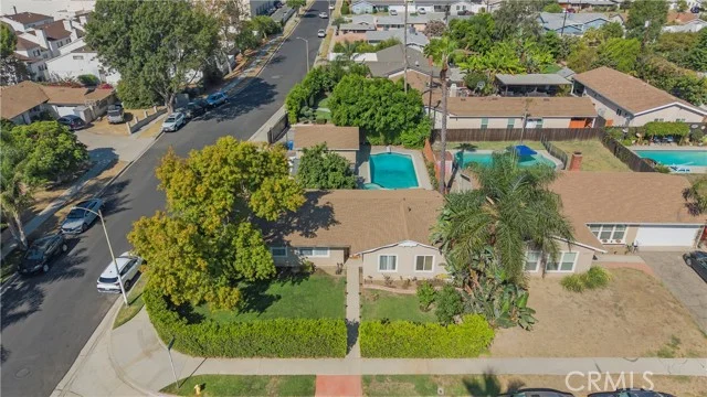 11201 Petit Avenue photo 4