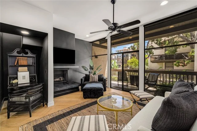 6112 Marina Pacifica N photo 2