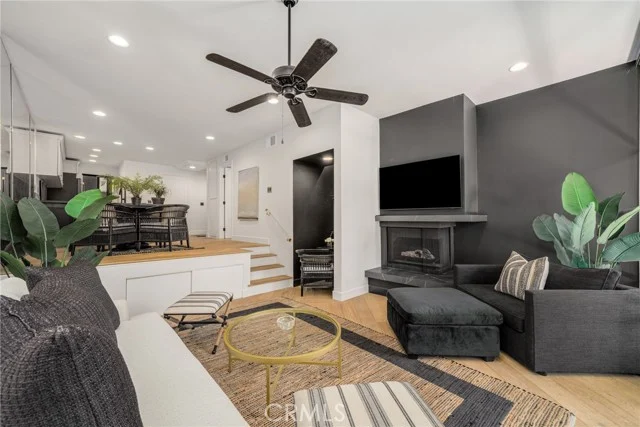 6112 Marina Pacifica N photo 3