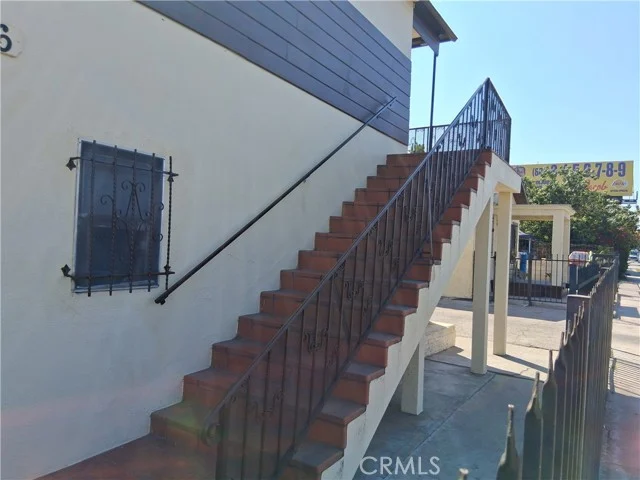 626 W Century photo 5