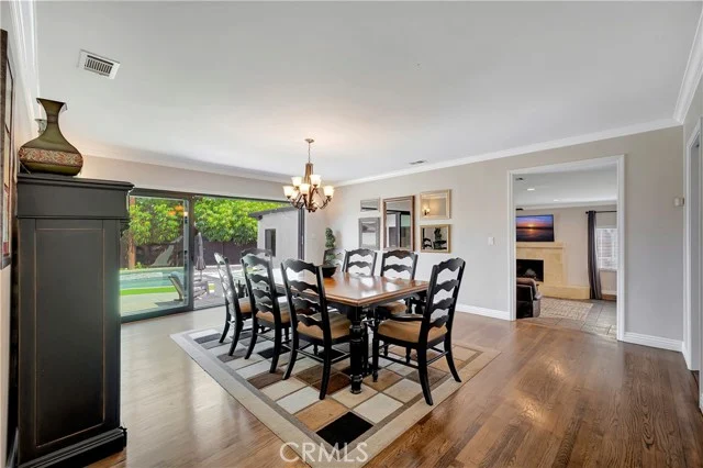2916 Charlemagne Avenue photo 4