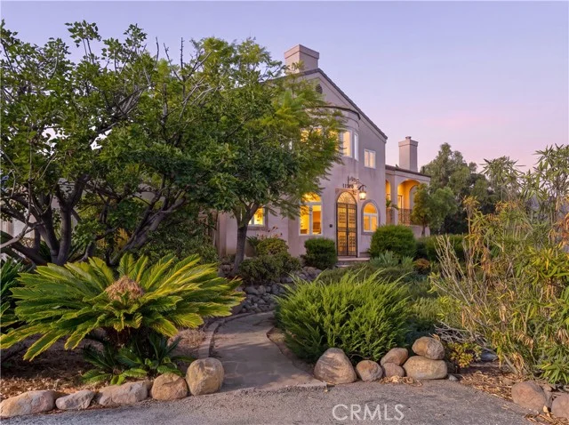 10827 Pacific View Road photo 3