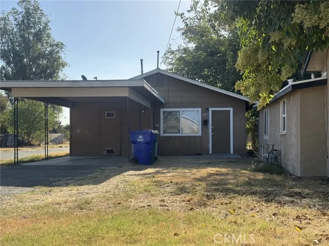 1360 Willow photo 2