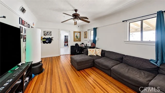 1707 E Poinsettia Street photo 2