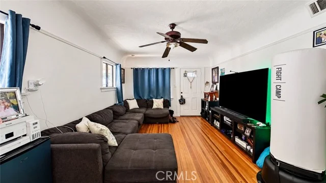 1707 E Poinsettia Street photo 4