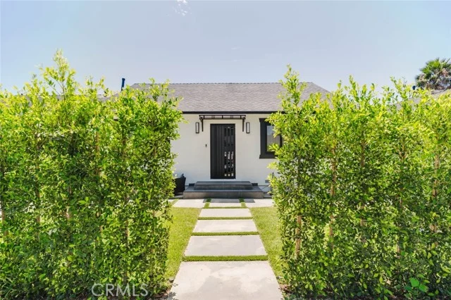 10414 Tiara Street photo 2