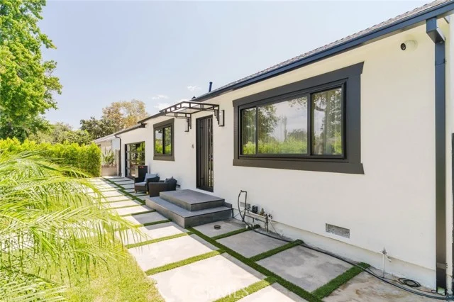 10414 Tiara Street photo 3