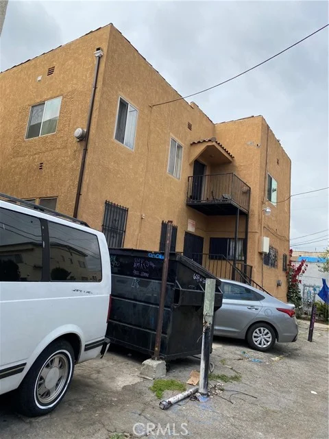 608 N Soto photo 3