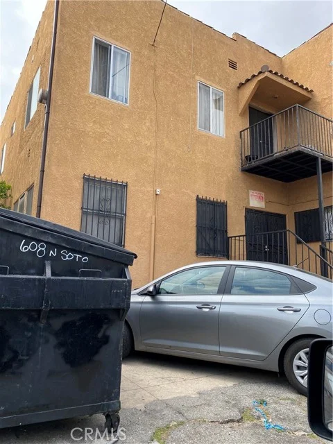 608 N Soto photo 4