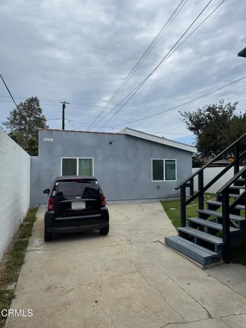 320 E Market Street photo 2