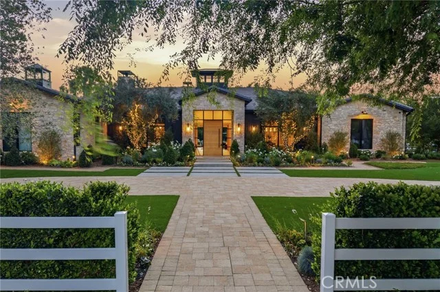 5241 Twin Oaks, Hidden Hills