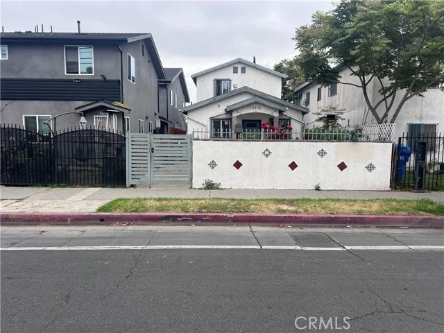 10970 Avalon Boulevard photo 2