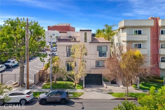 4325 Stern Avenue photo 2