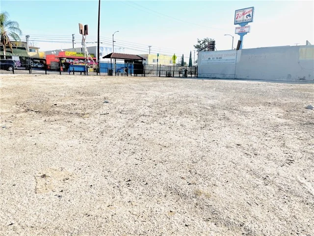 3900 Whittier photo 4