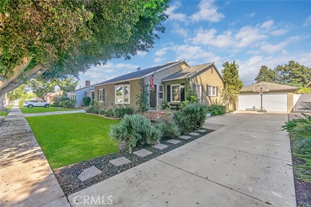 3502 Heather Road photo 2