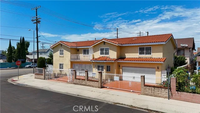 3672 S Normandie photo 2