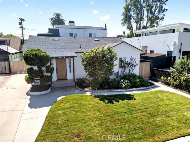 11946 Aneta Street photo 2