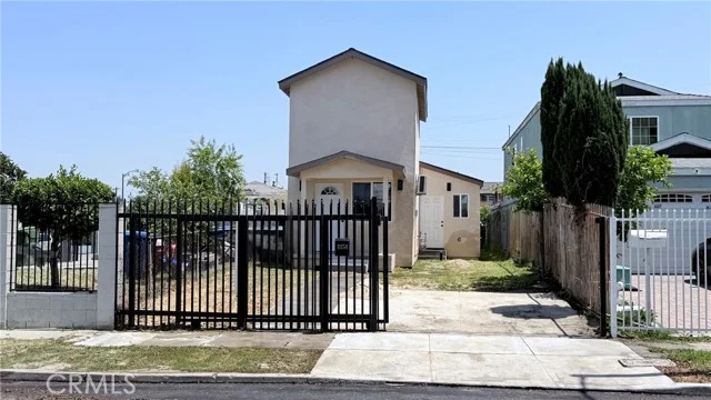 11154 Towne photo 2