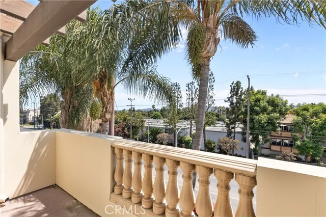 14343 Burbank Boulevard #301 photo 2