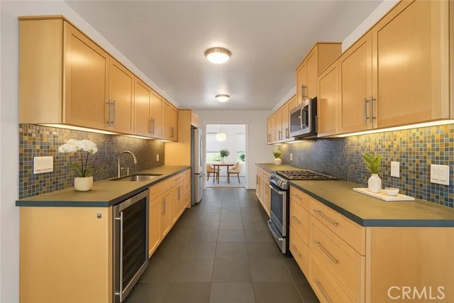 2251 Cambridge Street photo 4