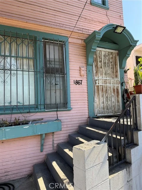 1867 W 11th photo 4