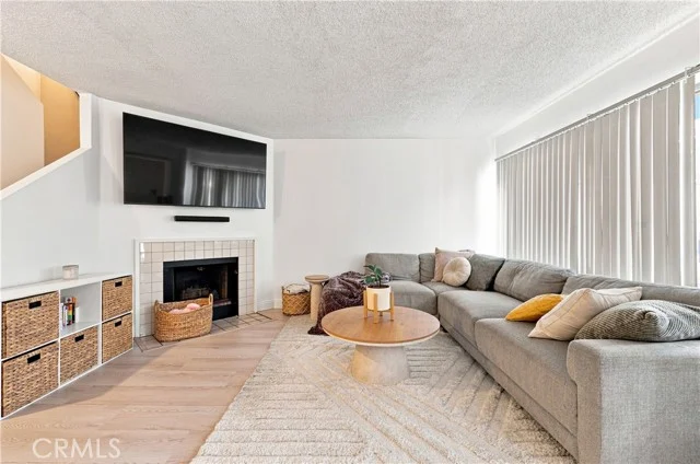 803 E Victoria #117 photo 4