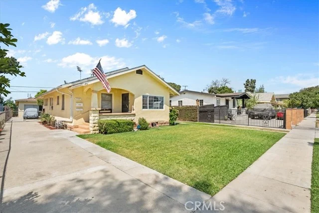 7715 Whitsett photo 3
