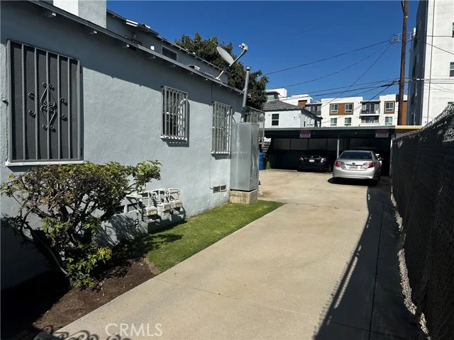 3526 Farmdale photo 5