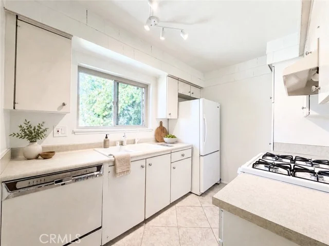 6041 Fountain Park Lane #11 photo 4