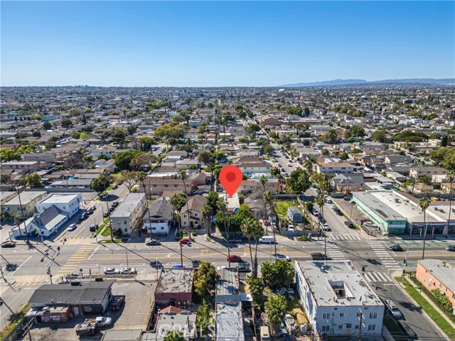 8311 Avalon, Los Angeles