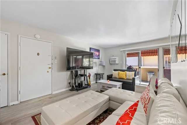 440 Chestnut Avenue #2C photo 2