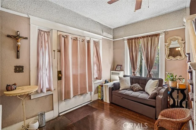 611 N Avenue 54 photo 2