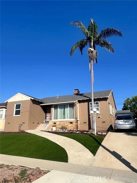 11642 Ruthelen, Los Angeles