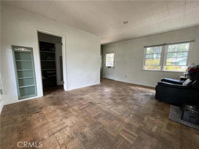 17435 Runnymede Street photo 5