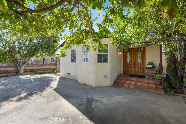 11430 Califa Street photo 2