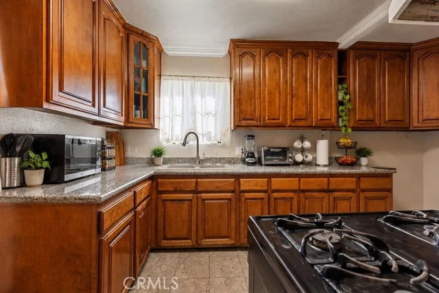 11430 Califa Street photo 4
