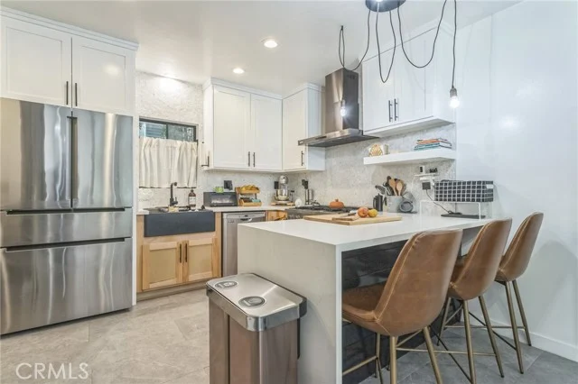 4260 Cedros #D photo 4