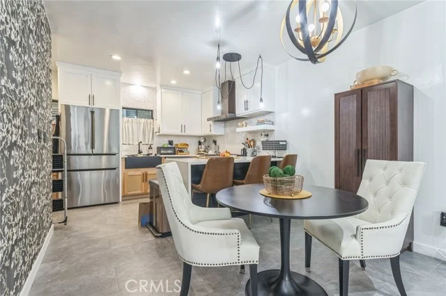 4260 Cedros #D photo 5
